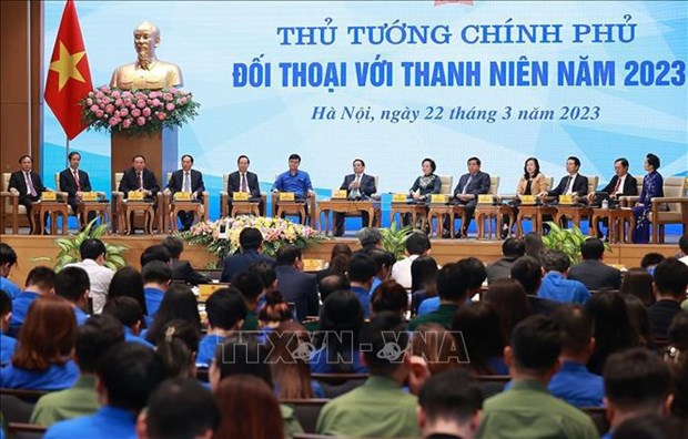 Premier vietnamita dialogara con jovenes nacionales hinh anh 1