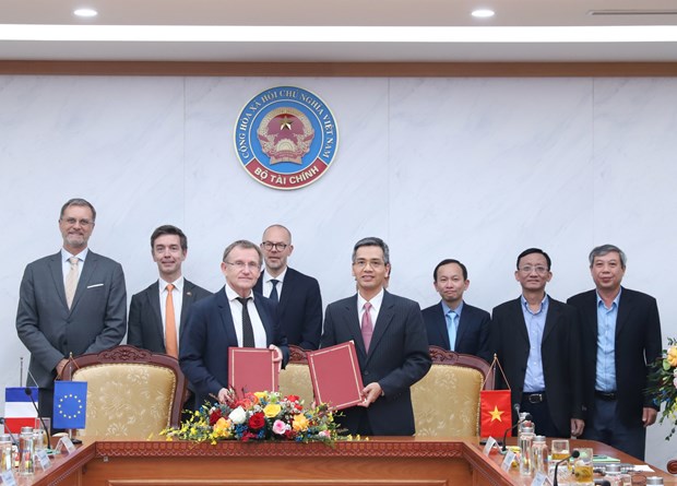 Vietnam y Francia intercambian acuerdo de financiacion para proyectos de cambio climatico hinh anh 1