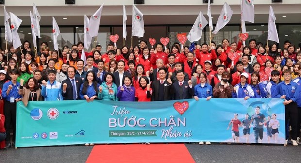 Campana de caminata en Vietnam honra al Dia Internacional de la Felicidad hinh anh 1