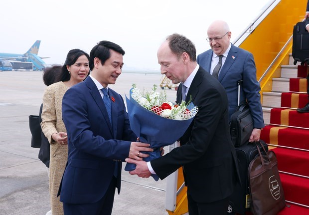 Presidente del Parlamento finlandes inicia visita oficial a Vietnam hinh anh 1