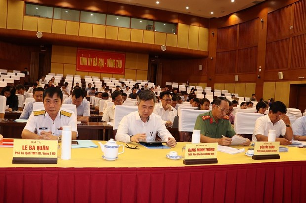 Provincias vietnamitas intentan poner coto a la pesca ilegal hinh anh 2