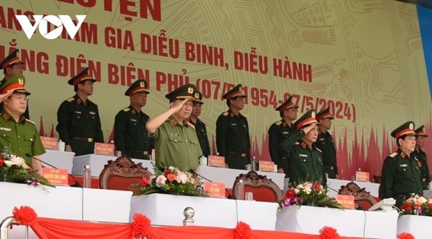 Realizan preparativos para desfile militar sobre campana de Dien Bien Phu hinh anh 1