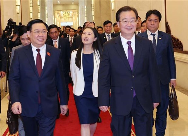Presidente parlamentario vietnamita se reune con secretario del Comite partidista de Yunnan hinh anh 1