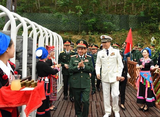 Vietnam y China fortalecen lazos fronterizos durante intercambio de amistad hinh anh 1