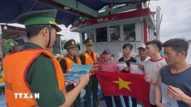 Mejoran conciencia sobre nuevas regulaciones en lucha contra IUU en Vietnam hinh anh 2
