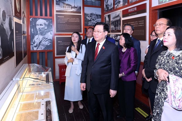 Dirigente vietnamita visita area dedicada al presidente Ho Chi Minh en China hinh anh 1