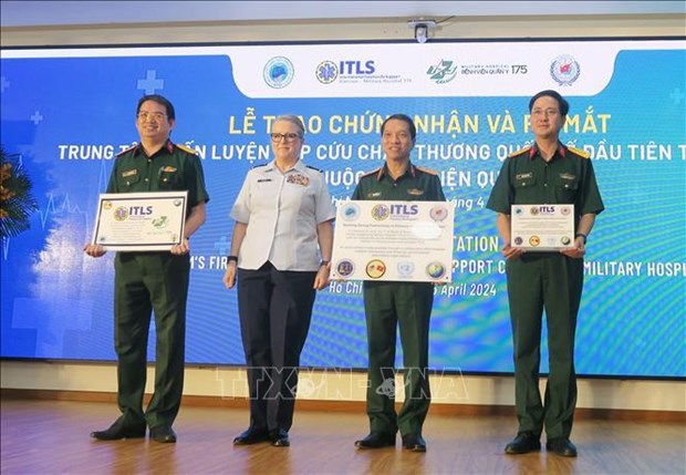 Vietnam lanza su primer Centro Internacional de Entrenamiento de Soporte Vital en Trauma hinh anh 1
