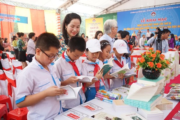 Efectuaran nutridas actividades de Dia del Libro y Cultura de Lectura de Vietnam hinh anh 1