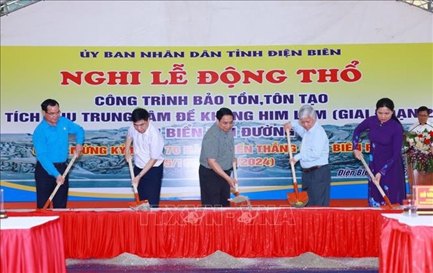 Premier continua visita de trabajo en ciudad de Dien Bien Phu hinh anh 1