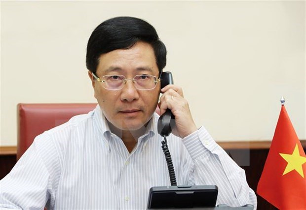 Vicepremier vietnamita mantiene conversacion telefonica con secretario de Estado Mike Pompeo hinh anh 1
