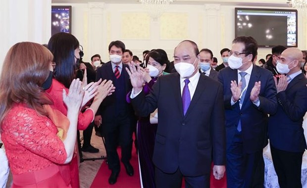 Presidente de Vietnam sostiene intercambio con connacionales en Rusia hinh anh 1