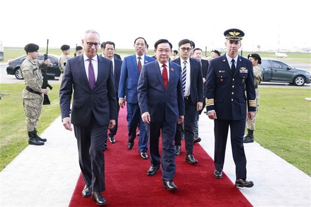 Presidente parlamentario vietnamita inicia visita a Uruguay hinh anh 1