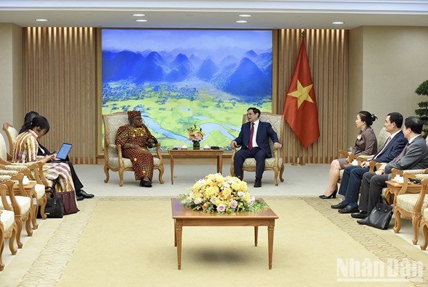 Visita de directora general de OMC eleva posicion de Vietnam en arena internacional hinh anh 1